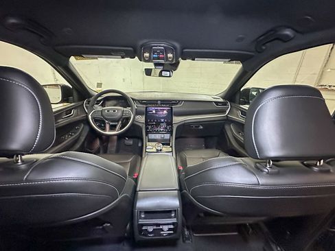 New 2025 Jeep Grand Cherokee Limited w/ Black Appearance Package image 21