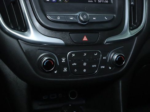 Used 2020 Chevrolet Equinox LT w/ Driver Convenience Package image 26