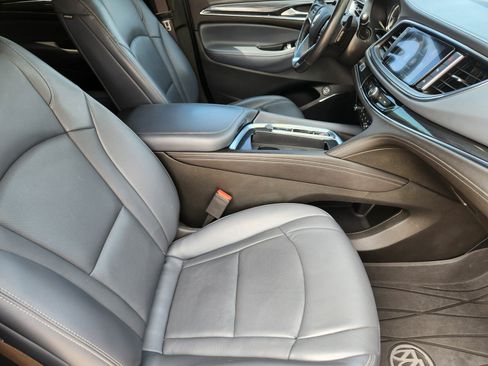 Used 2024 Buick Enclave Essence w/ Technology Package FWD image 11