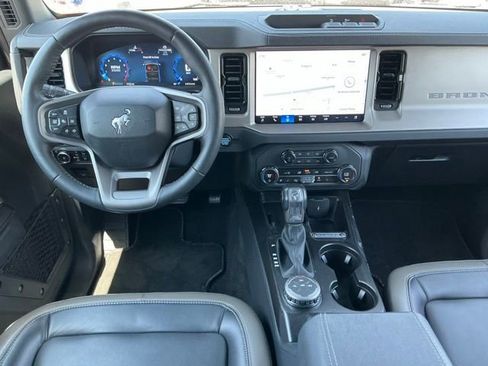 Used 2025 Ford Bronco Outer Banks AWD/4WD image 12