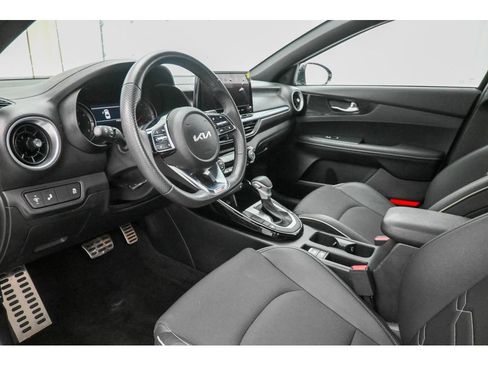 Used 2024 Kia Forte GT-Line w/ GT-Line Premium Package image 10