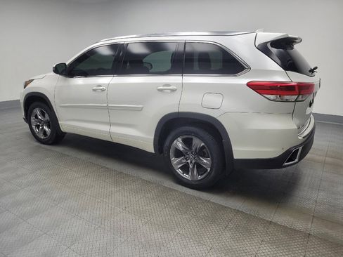 Used 2018 Toyota Highlander Limited Platinum image 3