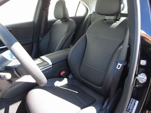 Certified 2022 Mercedes-Benz C 300 4MATIC Sedan image 10