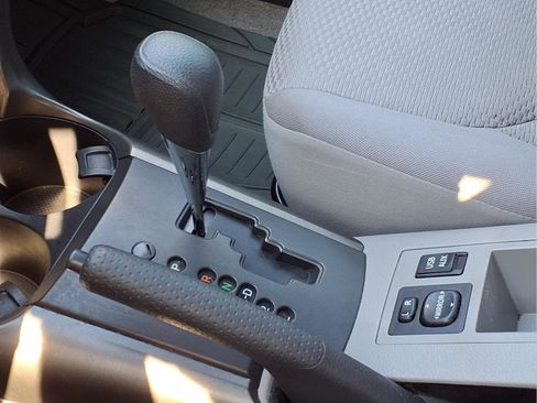 Used 2012 Toyota RAV4 4WD w/ Upgrade Value Pkg image 12