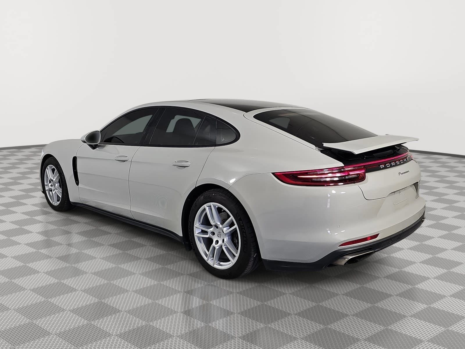 Used 2018 Porsche Panamera w/ Premium Package Plus RWD image 6