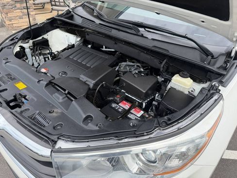 Used 2015 Toyota Highlander LE AWD/4WD image 33