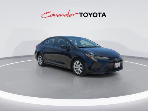 Certified 2025 Toyota Corolla LE FWD image 2