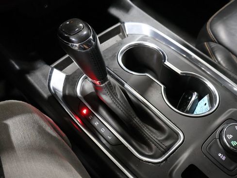 Used 2019 Chevrolet Traverse LT image 30