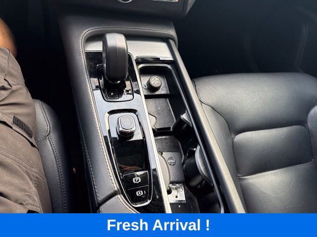 Used 2024 Volvo XC90 B5 Core AWD/4WD image 9