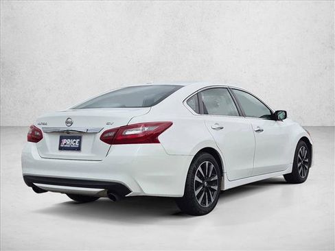 Used 2018 Nissan Altima 2.5 SV FWD image 5