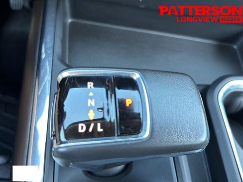 Used 2022 GMC Sierra 1500 SLT w/ SLT Convenience Package AWD/4WD image 14