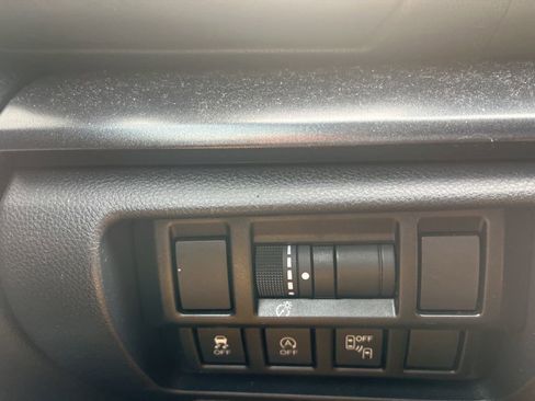 Used 2022 Subaru Crosstrek 2.5i Sport w/ Moonroof Package image 22