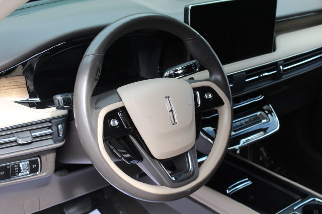 Certified 2023 Lincoln Corsair Reserve w/ Equipment Group 201A AWD/4WD image 16
