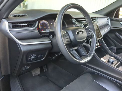 Used 2023 Jeep Grand Cherokee L Altitude image 18