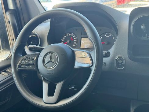Used 2021 Mercedes-Benz Sprinter 2500 w/ Driver Convenience Package image 9