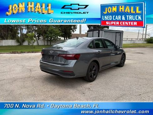 Used 2022 Volkswagen Jetta SE FWD image 12
