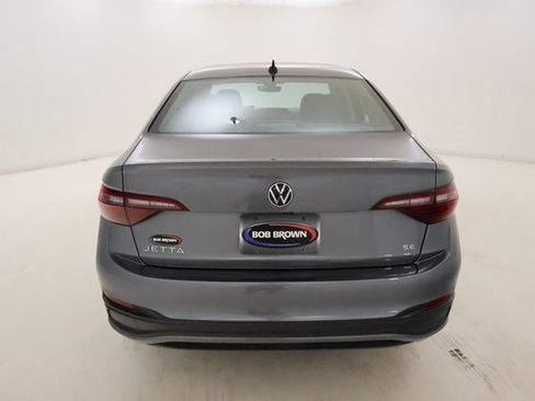 Used 2024 Volkswagen Jetta SE image 4