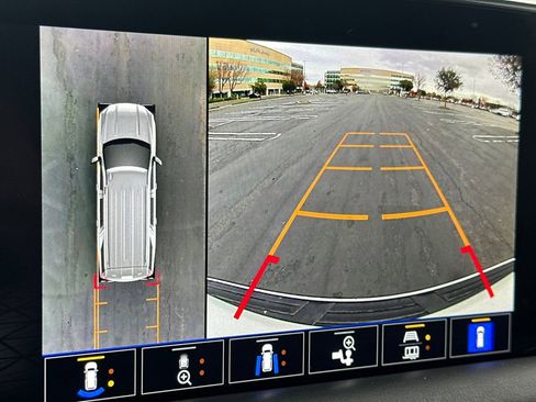 Used 2023 GMC Yukon XL AT4 w/ AT4 Premium Package image 25