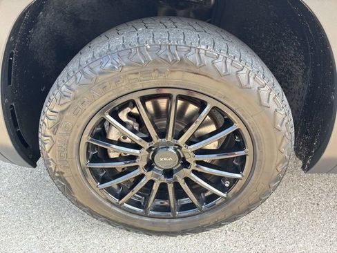 Used 2019 Volkswagen Atlas SE w/ Towing Package image 14