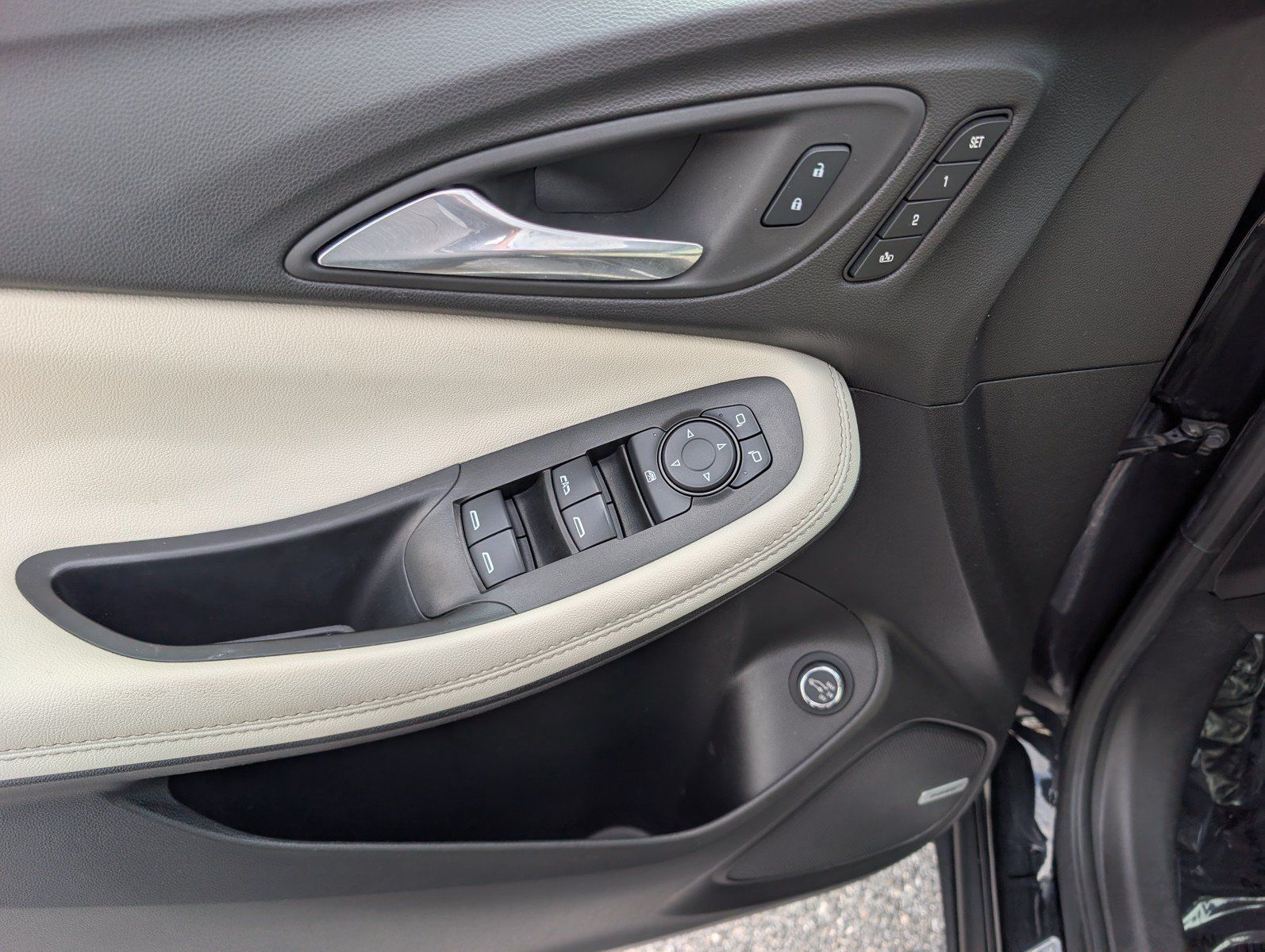 Used 2022 Buick Encore GX Essence w/ Advanced Technology Package AWD/4WD image 19