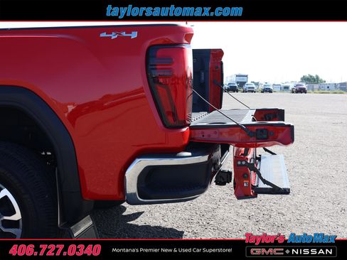 Used 2024 GMC Sierra 2500 SLT w/ SLT Convenience Package image 45