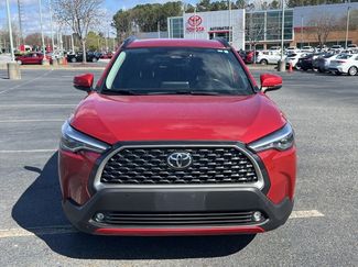 Used 2023 Toyota Corolla Cross XLE video 2
