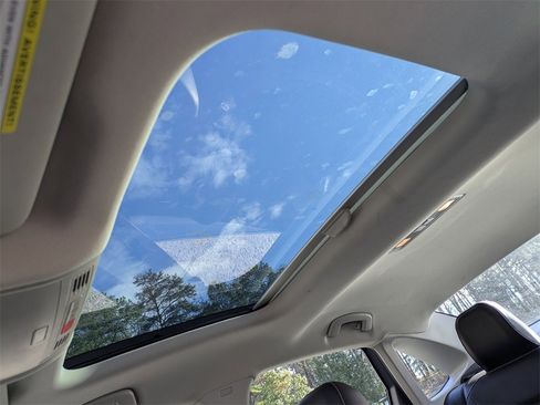 Certified 2024 Volkswagen Jetta SE image 19