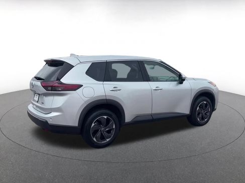 Used 2025 Nissan Rogue SV AWD/4WD image 15