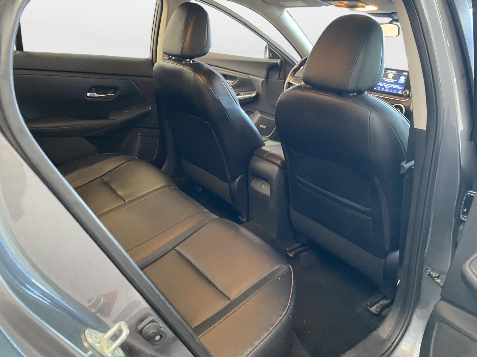 Used 2022 Nissan Sentra SR w/ SR Premium Package FWD image 12