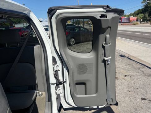 Used 2013 Nissan Frontier S RWD image 18