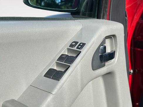 Used 2012 Nissan Frontier SV w/ SV Premium Utility Pkg AWD/4WD image 20