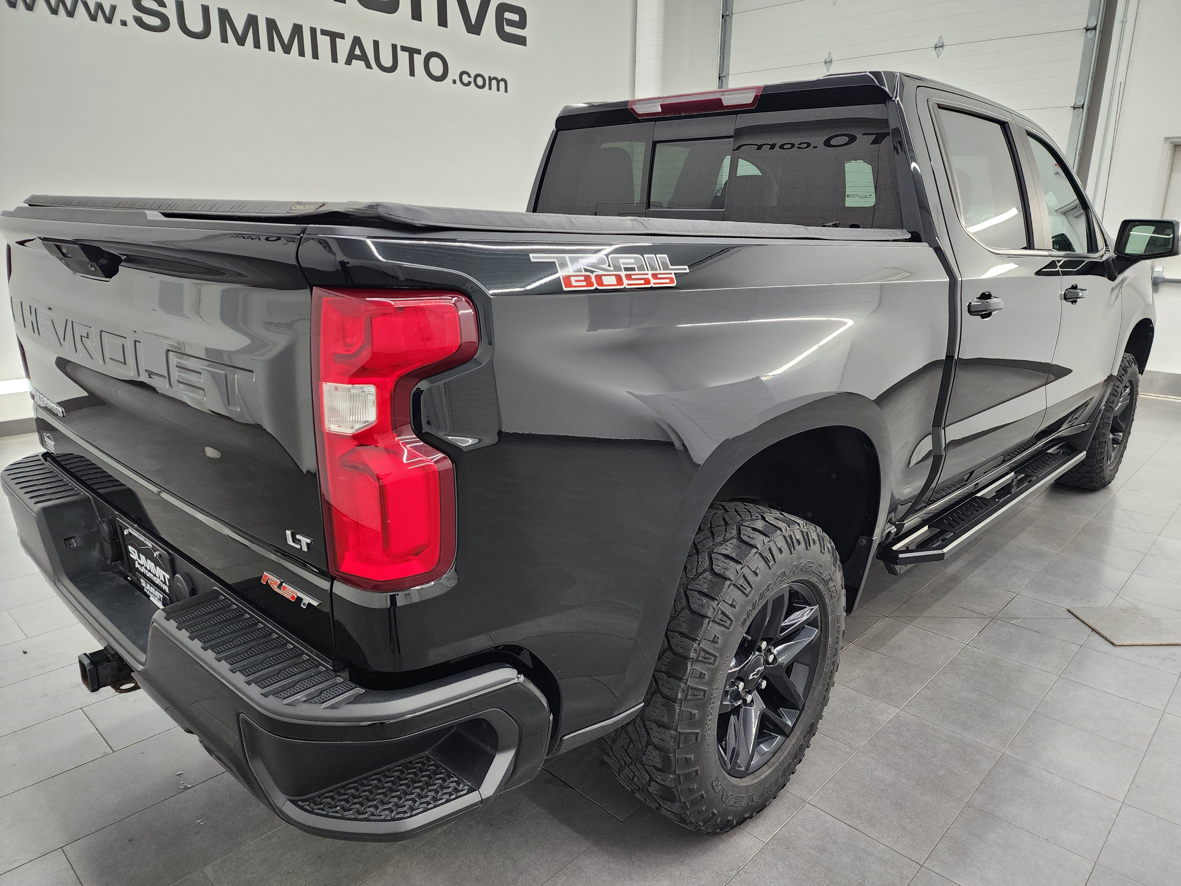 Used 2020 Chevrolet Silverado 1500 LT Trail Boss AWD/4WD image 4