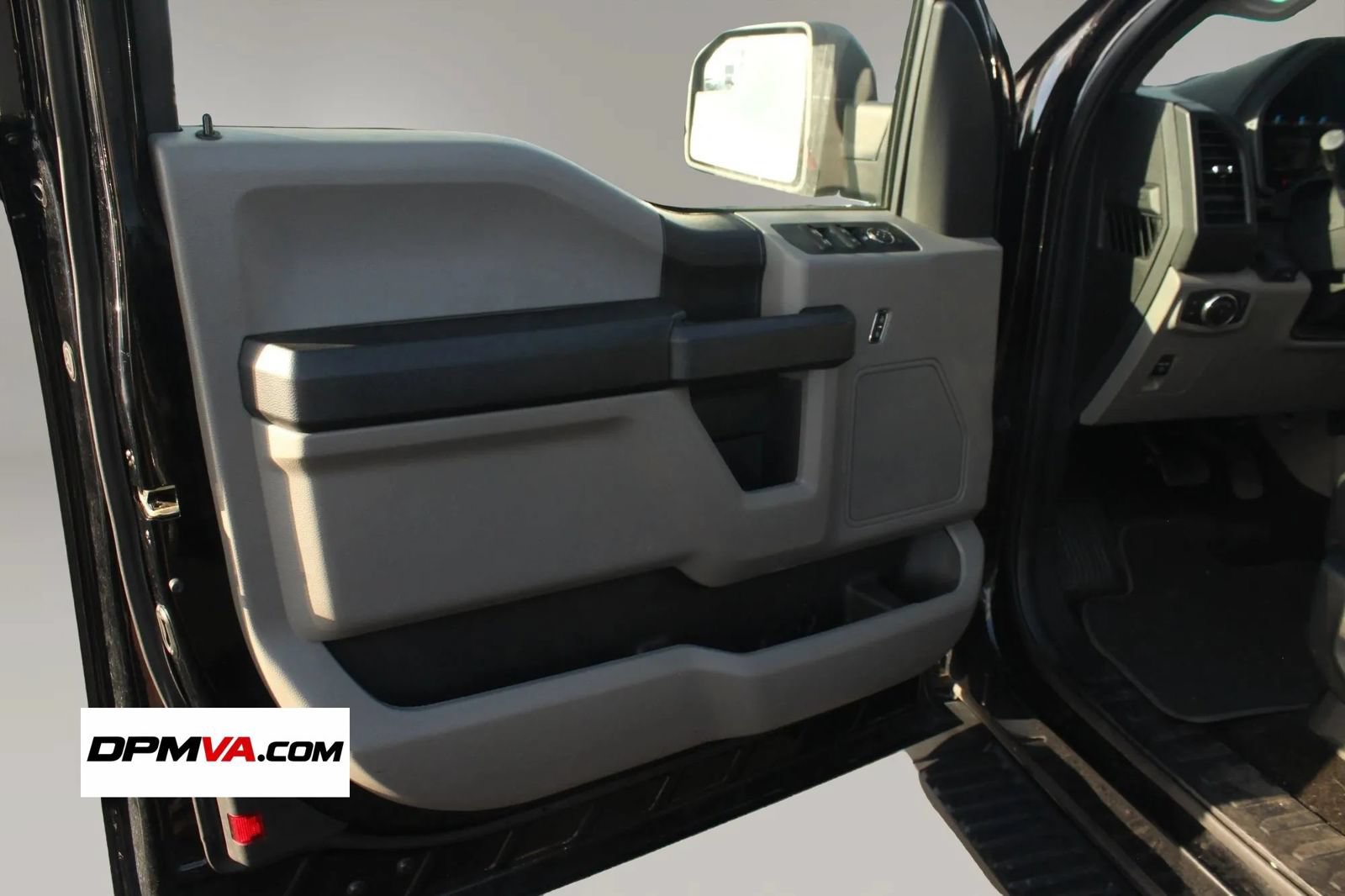Used 2017 Ford F150 XL w/ Equipment Group 101A Mid RWD image 14