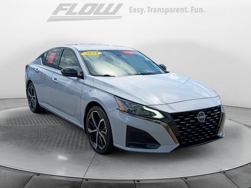 Used 2024 Nissan Altima 2.5 SR w/ SR Premium Package FWD image 1