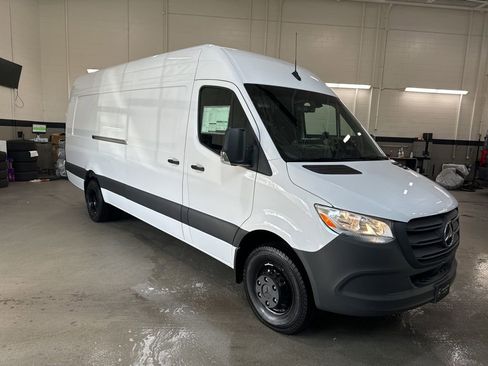 New 2025 Mercedes-Benz Sprinter 3500 image 6