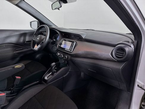 Used 2020 Nissan Kicks S image 27