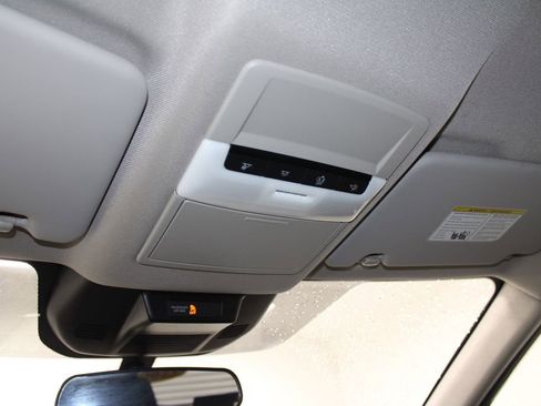 Used 2023 Nissan Rogue S image 40