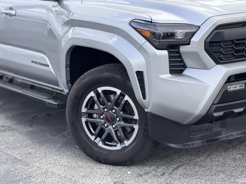 Used 2024 Toyota Tacoma TRD Off-Road image 4