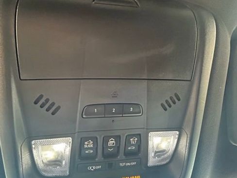 Used 2023 Buick Enclave Avenir image 20