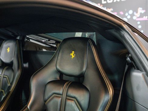 Used 2016 Ferrari 488 GTB RWD image 9