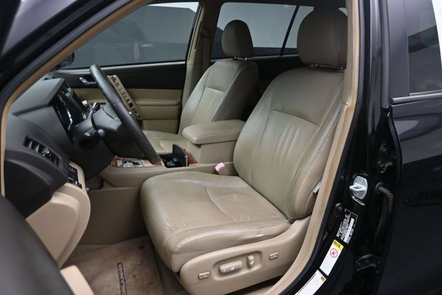 Used 2009 Toyota Highlander Limited w/ Extra Value Pkg 8 FWD image 17
