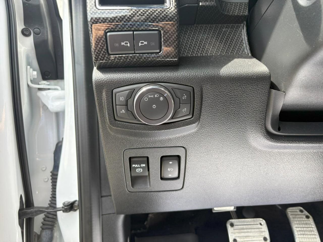 Used 2019 Ford F150 Lariat w/ Equipment Group 502A Luxury AWD/4WD image 14