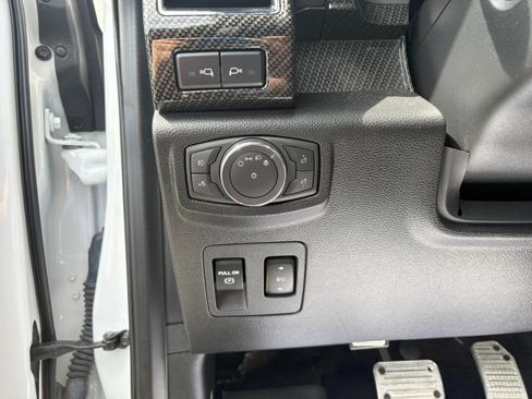 Used 2019 Ford F150 Lariat w/ Equipment Group 502A Luxury AWD/4WD image 14
