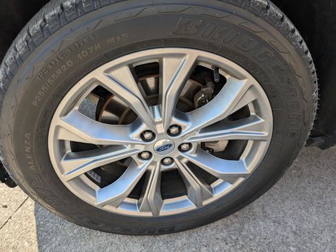 Used 2022 Ford Explorer XLT w/ Equipment Group 202A image 14