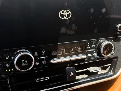Used 2023 Toyota Highlander Platinum AWD/4WD image 21