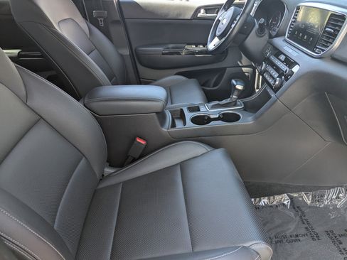 Used 2020 Kia Sportage EX FWD image 9