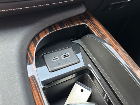 Certified 2024 Cadillac Escalade Premium Luxury w/ LPO, Floor Liner Package AWD/4WD image 44