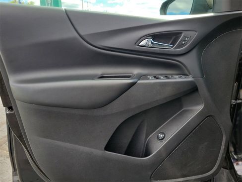 Used 2019 Chevrolet Equinox LT w/ Driver Convenience Package image 16