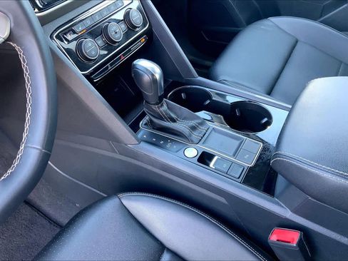 Used 2023 Volkswagen Atlas SE FWD image 17
