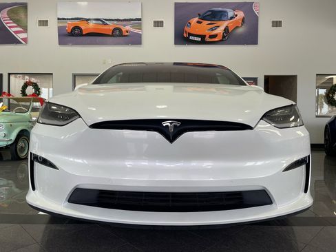 Used 2023 Tesla Model X Plaid image 7